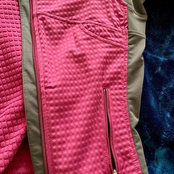 NIKE Sphere Thermal Jacket  EUC - Picture 6 of 10